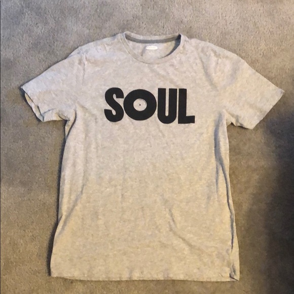 It is 2 months old with no stains or holes - Picture 1 of 2